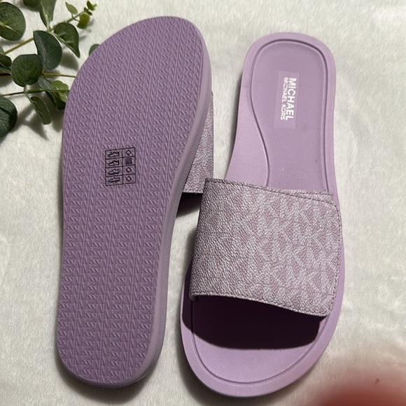 Michael Kors Slides - Picture 4 of 5